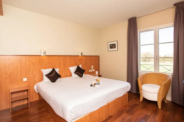 غرفة سوبيريور بسرير كينج، BEST WESTERN PLUS Le Canard Sur le Toit 2/3