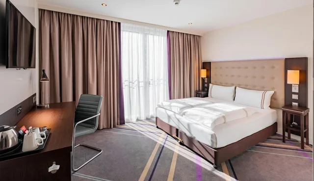 غرفة بسرير مزدوج لذوي الإعاقة، Premier Inn Frankfurt Messe 1/5
