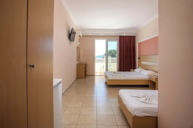 غرفة أساسية بسرير مزدوج وسرير فردي، Diagoras Hotel 9/10