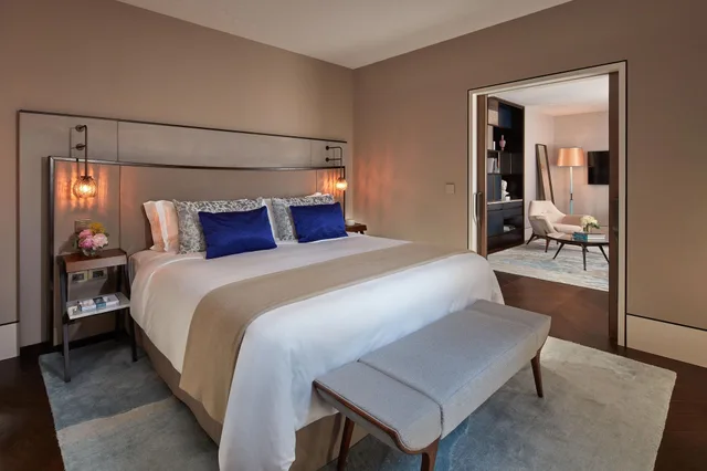 Venetian, Suite, King Bed، The St. Regis Venice 3/4
