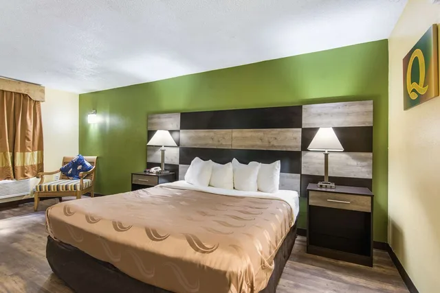 غرفة بسرير كينج، Quality Inn Kings Mountain 2/3