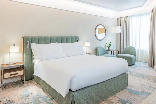 جناح جونيور بسرير كينج مع أريكة في طابق مرتفع، Crowne Plaza Porto 3/10
