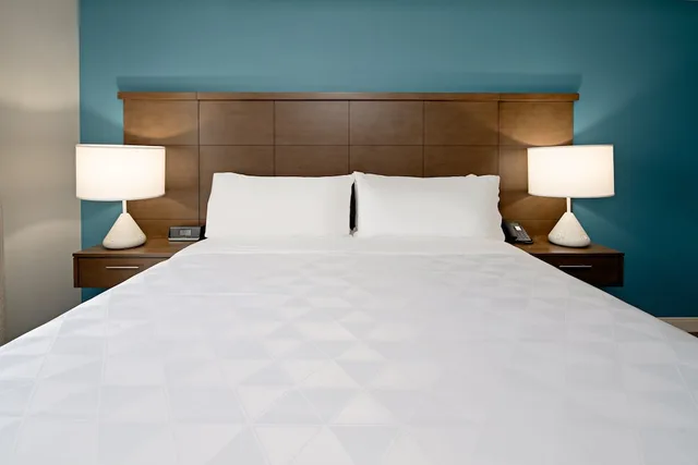 جناح استوديو بسرير كوين بمطبخ بحوض استحمام لذوي الإعاقة، Staybridge Suites Long Beach Airport 3/8