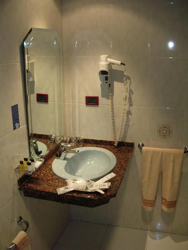 غرفة ثلاثية بسرير مزدوج وسرير فردي، HOTEL FRANCISCO II 2/2