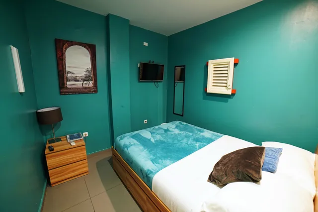 Economy, Queen Bed, No Window، Bed & Bike Curacao Hostel 1/1