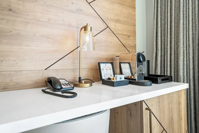 Room, King Bed, Us Falls View، The Tower Hotel Fallsview 4/4