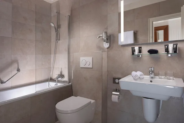 جناح، Hotel Pod Vezi 4/4