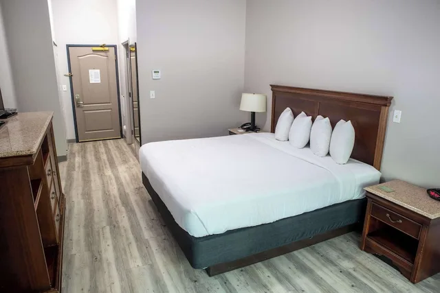 غرفة بسرير كينج، Country Inn Suites By Radisson Wilmington Nc 2/6