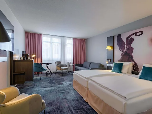غرفة بريفيليج بسرير كينج مع أريكة، Mercure Hotel Hannover City 1/4