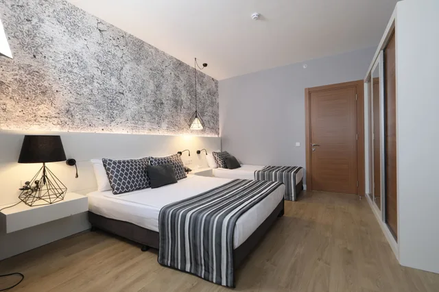Pool, Standard, 1 Double and 1 Single Bed، Greenwood Suites Resort 1/5