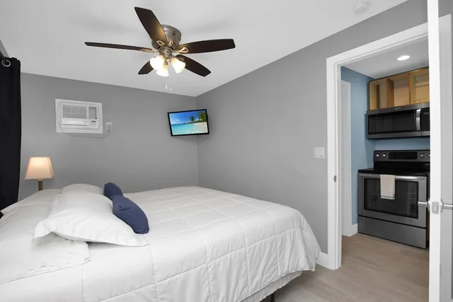 جناح بسرير كينج، Sunset Cove Beach Resort 1/5
