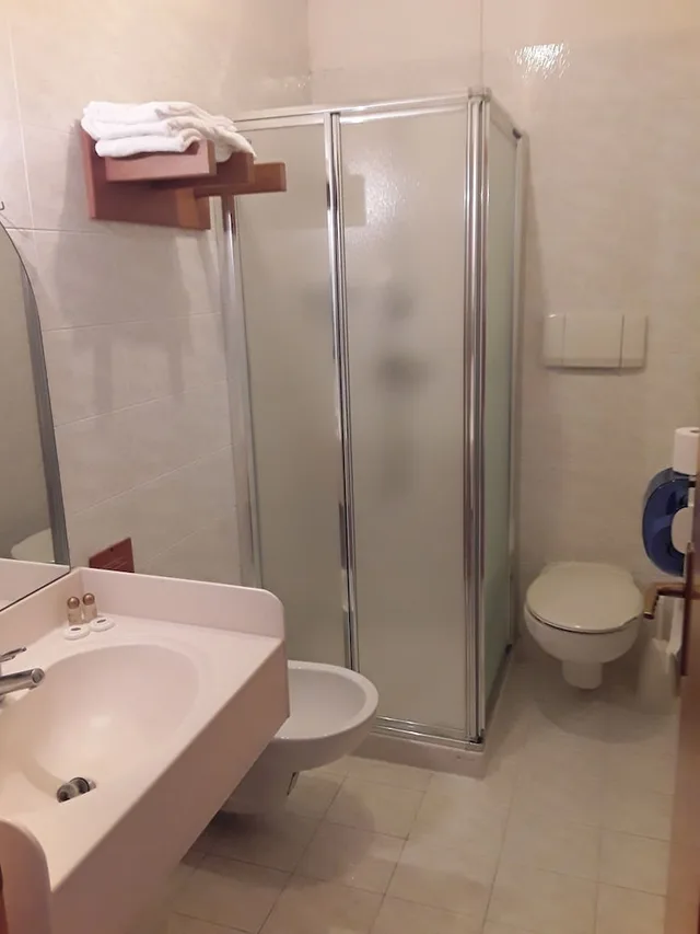غرفة ثلاثية بسرير كوين وسرير فردي، Hotel Bellaria 2/4