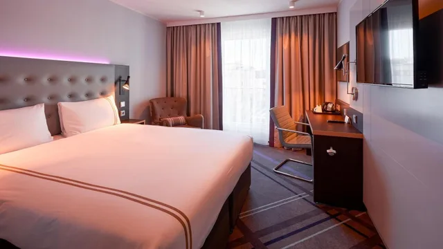 Universal, Accessible, Premier Inn Nuremberg City Opernhaus 1/1