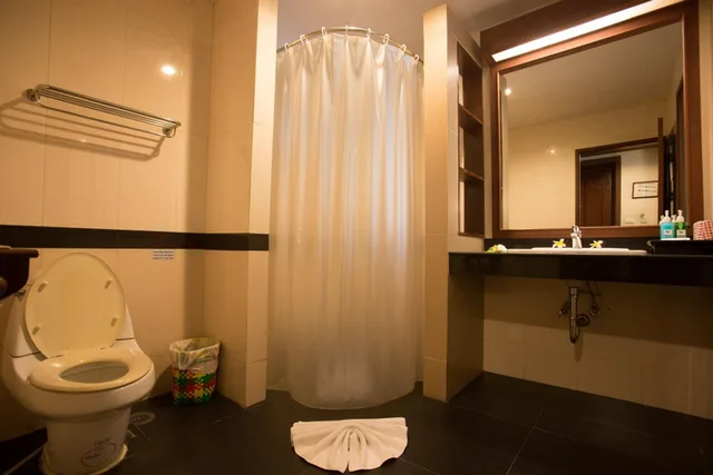 غرفة ديلوكس عائلية بسريرين منفصلين، Hotel and Beach Bungalow at Lanta Resort 4/4