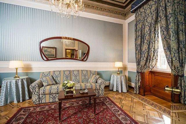 Adjoining, Luxury, Suite، Bristol Palace 1/2