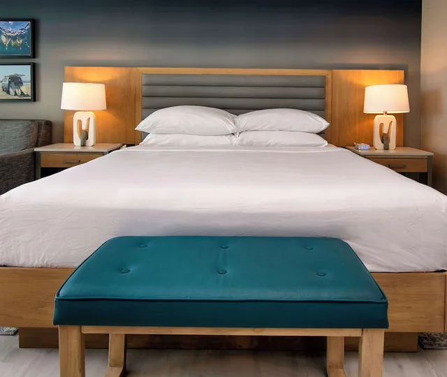 غرفة بسرير كينج بإطلالة جزئية على البحر، Inn at the Pier Pismo Beach 4/4