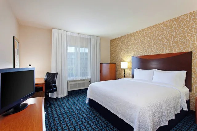 غرفة بسرير كينج لذوي الإعاقة، Fairfield Inn Suites Los Angeles West Covina 1/4