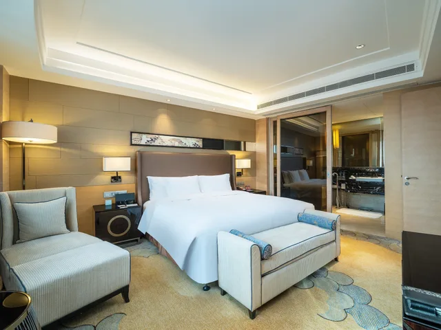 جناح بسرير كينج بغرفة نوم واحدة مع دخول صالة النادي، Crowne Plaza Xian 1/7