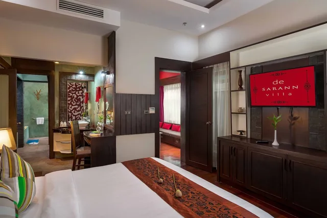 Privilege, Suite, Villa, King Bed, Sofa, Privilege Pool, De Sarann Villa 6/10