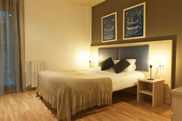 2 Bedrooms, Apartment, Mh Apartments Ramblas 5/8