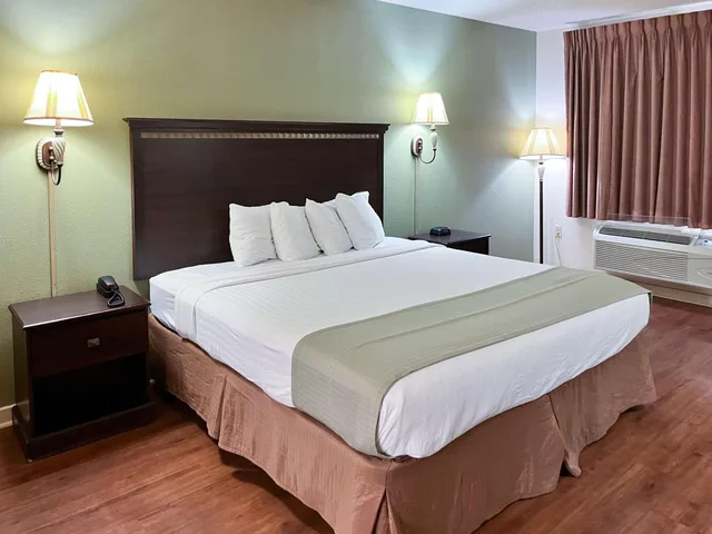 غرفة بسرير كينج لذوي الإعاقة، Motel6 Abbeville, AL 9/10
