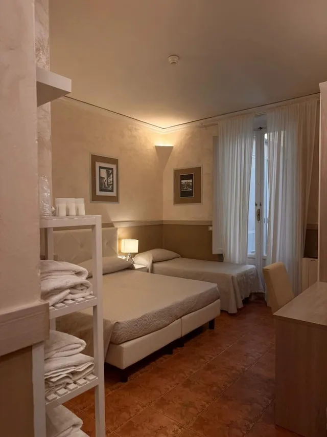 غرفة قياسية ثلاثية، Hotel Alinari 2/8