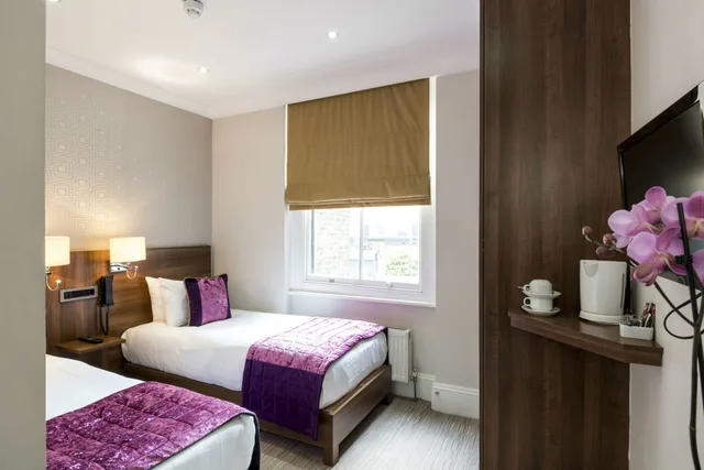 غرفة قياسية بسريرين منفصلين، London House Hotel 8/10