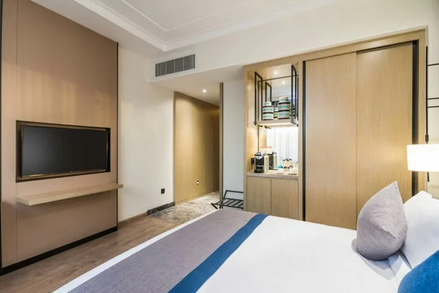 Standard, King Bed, Braira Al Yarmouk Hotel 2/7