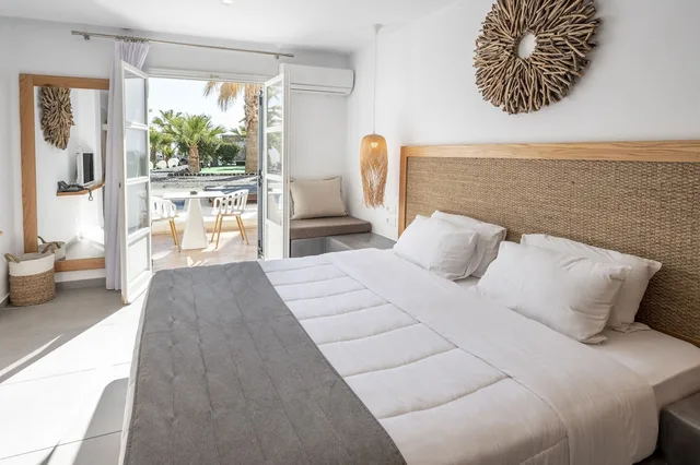 Junior Suite, King Bed, Shared Pool، Smy Mediterranean White Santorini - Adults Only 2/9