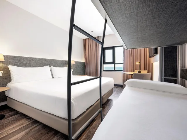 غرفة عائلية بإطلالة على البحر، Hotel Cadiz Paseo Del Mar Affiliated By Melia 8/10