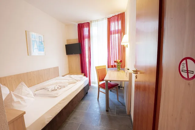 غرفة مفردة، Hotel Astoria Am Urachplatz 11/20