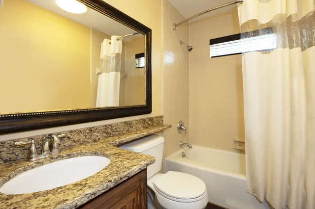 1 Bedroom, Cottage, Lodge, King Bed, Sofa، Westgate River Ranch Resort & Rodeo 2/3