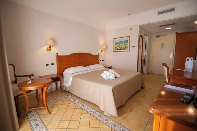 غرفة بسريرين منفصلين، Dioscuri Bay Palace Hotel 1/7