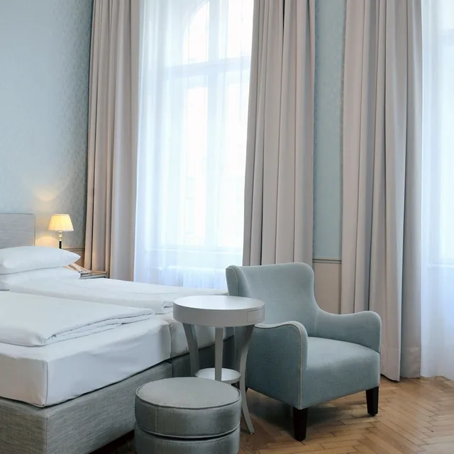 Classic, Double or Twin Bed, Hotel Karntnerhof 2/3
