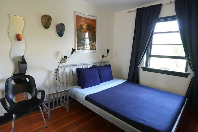 غرفة بسرير كوين بحمام خاص، Ocean Island Inn Backpackers Suites Hostel 1/9