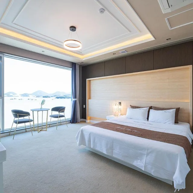 Premium, Double Bed, Sea View, Hotel The One Yeosu 2/10