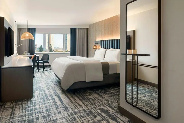 Renovated, Guest Room, Queen Bed، The Westin San Diego Bayview 1/2