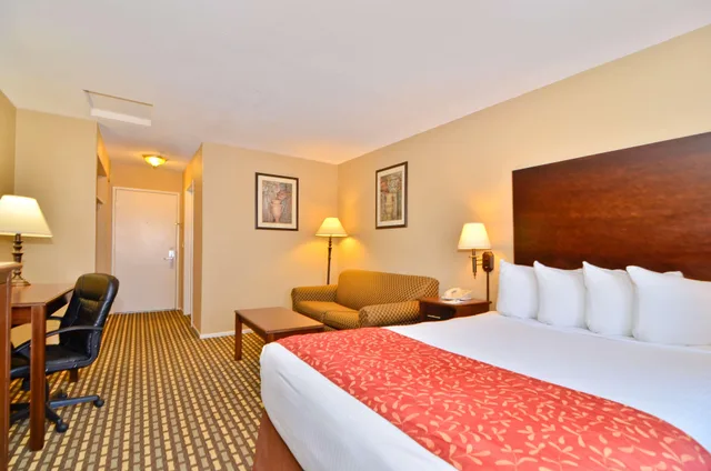 غرفة بسرير كوين، Best Western Kettleman City Inn & Suites 1/5