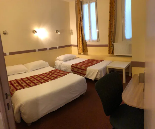 غرفة ثلاثية، Hotel des Bains 6/10