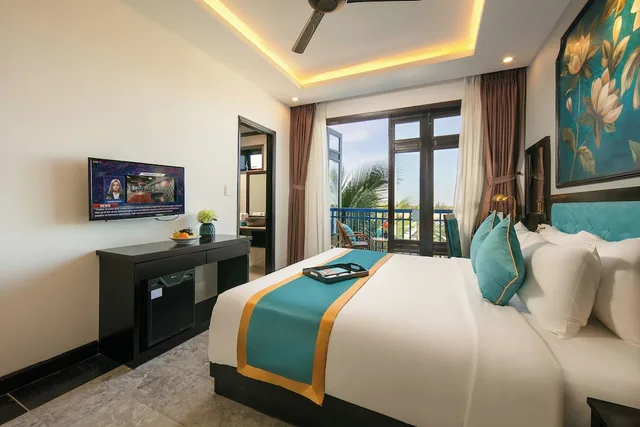 Trendy, King Bed, Balcony View، Silk River Hoi An Hotel & Spa 1/5