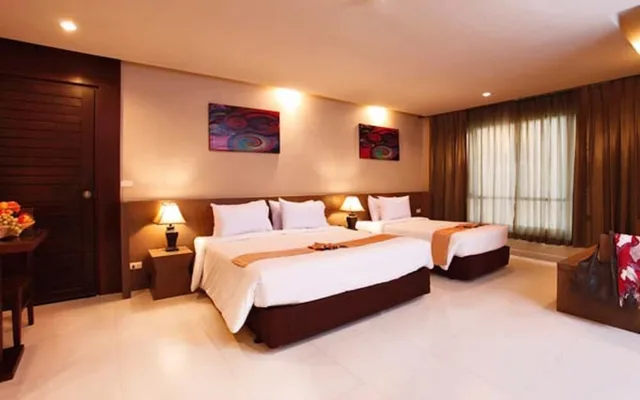 غرفة بريميير ثلاثية بسرير كينج وسرير فردي، Pattaya Loft Hotel 1/2