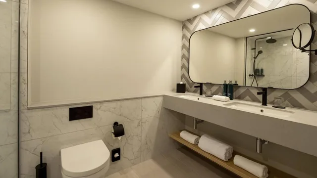 جناح ركني بسرير فردي بغرفتي نوم، DoubleTree by Hilton Berlin Ku’damm 10/10