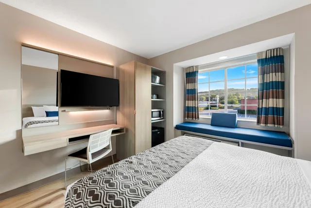غرفة بسرير كوين، Microtel Inn & Suites by Wyndham Greenville / Woodruff Rd 5/5
