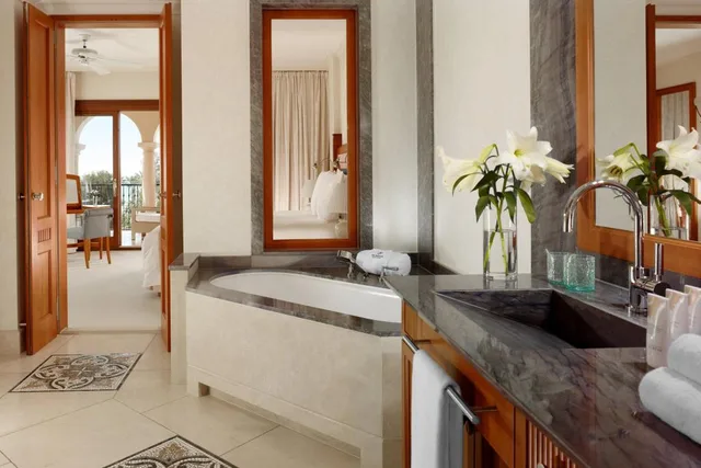 إقامة بسرير كينج بإطلالة على البحر بشرفة بغرفة نوم واحدة، St Regis Mardavall Mallorca Resort 9/9