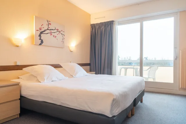 غرفة قياسية بسرير كوين بمطبخ صغير، Arcantis Parc Rive Gauche 1/7
