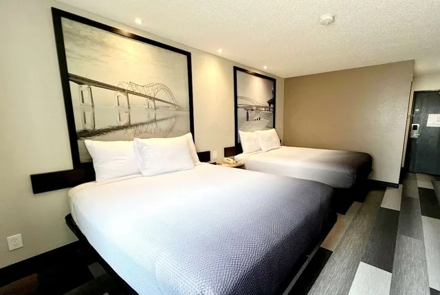 غرفة بسريرين كوين، Super 8 by Wyndham Cedar Rapids 2/7