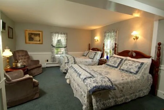 غرفة قياسية بسرير كينج، Christmas Farm Inn and Spa 3/10