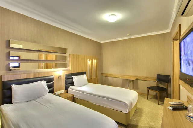 غرفة مفردة، ANTROYAL HOTEL 1/3