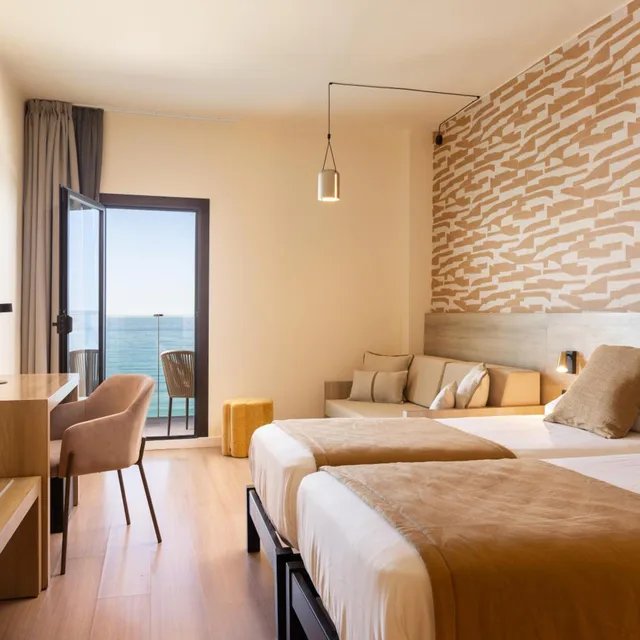 غرفة سوبيريور بسرير مزدوج أو سريرين منفصلين بإطلالة على البحر، Hotel Playa Mallorca 1/10