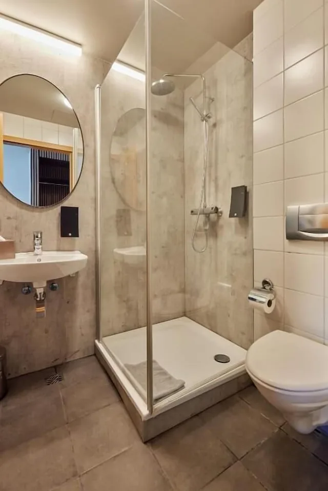 غرفة عائلية بسريرين منفصلين مع أريكة، Hotel Fron 4/4